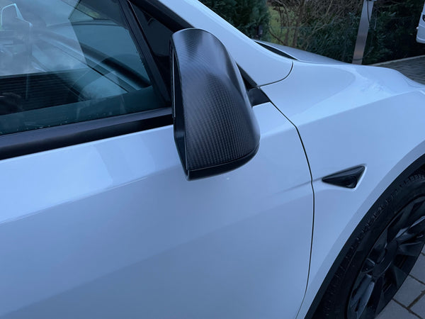 Tesla Model Y spiegelkappen van echt carbon - mat