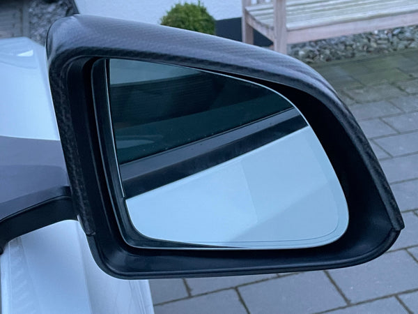 Tesla Model Y spiegelkappen van echt carbon - mat